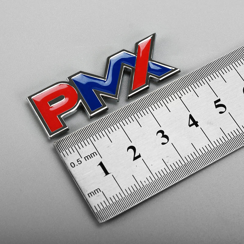 Adesivo con logo in plastica 3D