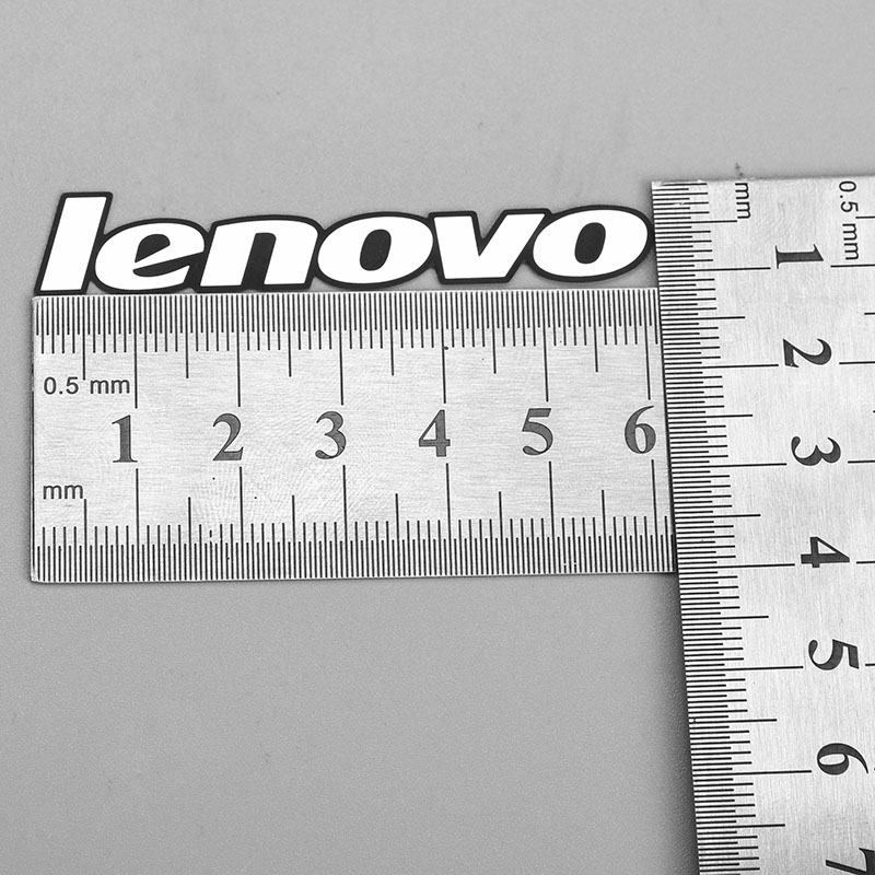 Adesivo in metallo con marchio Aptop