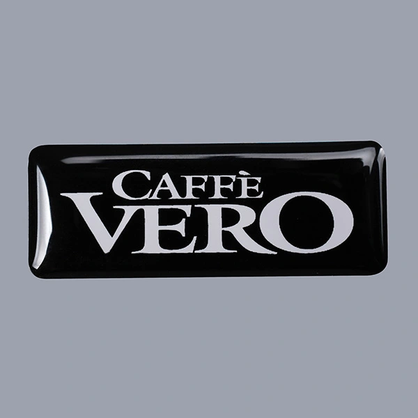 Distintivo con logo in resina epossidica personalizzato con marchio in resina epossidica
