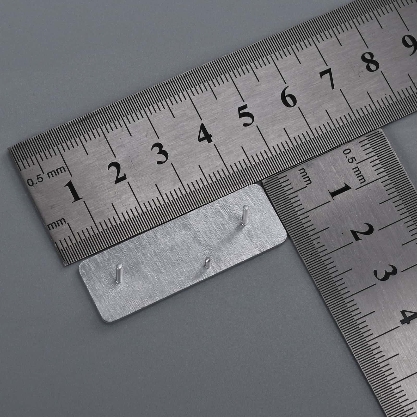 Targhetta porta nome in alluminio argento opaco annodato