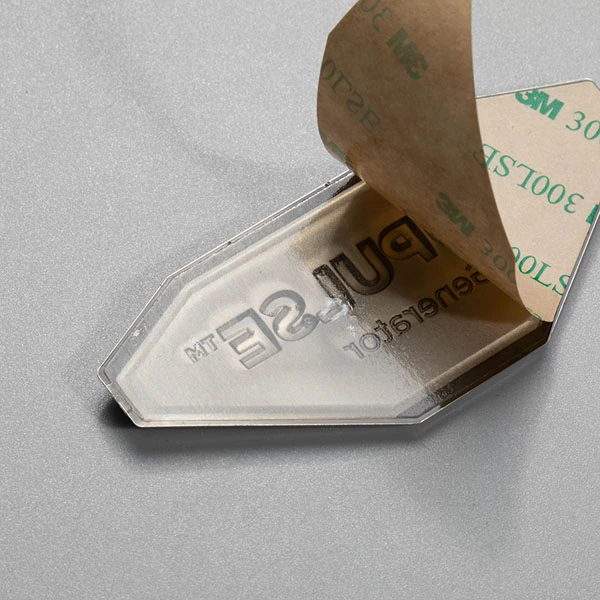 Logo personalizzato Etichetta in rilievo 3d Adesivi metallici opachi lucidi Fornitore di segni in Cina