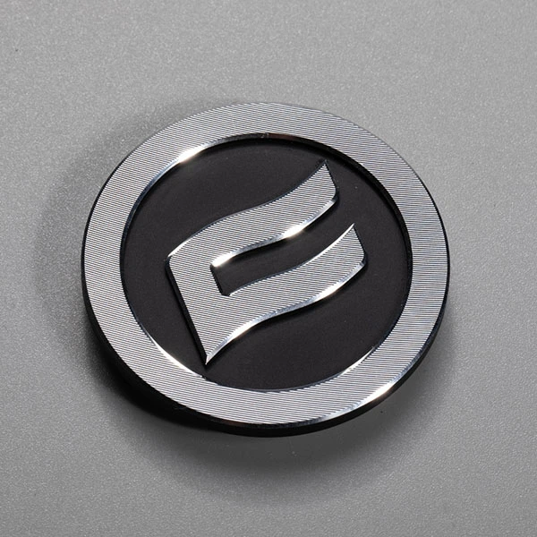 Etichette metalliche con logo