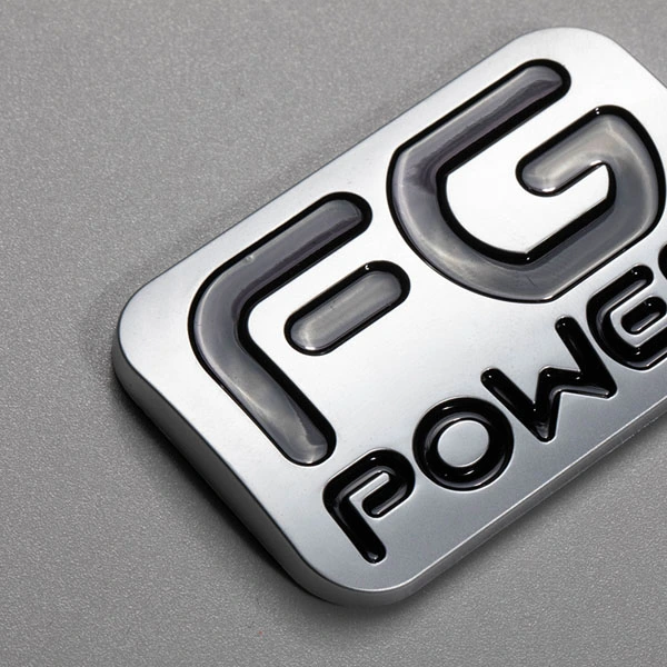 Emblema distintivo per auto 3D opaco con logo piatto per targhetta per auto in plastica ABS dal design personalizzato