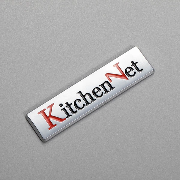 Adesivo personalizzato con emblema per lettera in plastica ABS del produttore Emblemi decorativi per frigorifero specializzati