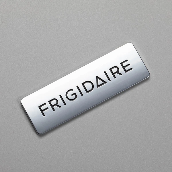 Badge in ABS con logo cromato