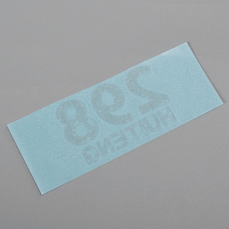 Adesivo con logo in metallo